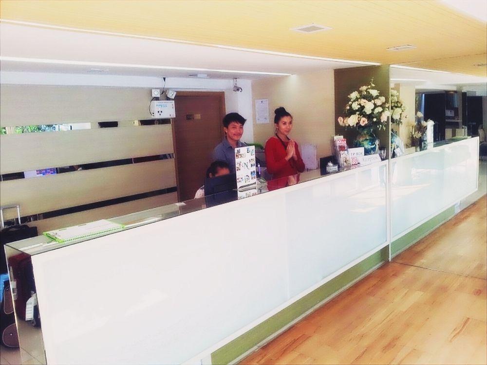 Nantra Sukhumvit 39 Hotel Bangkok Buitenkant foto